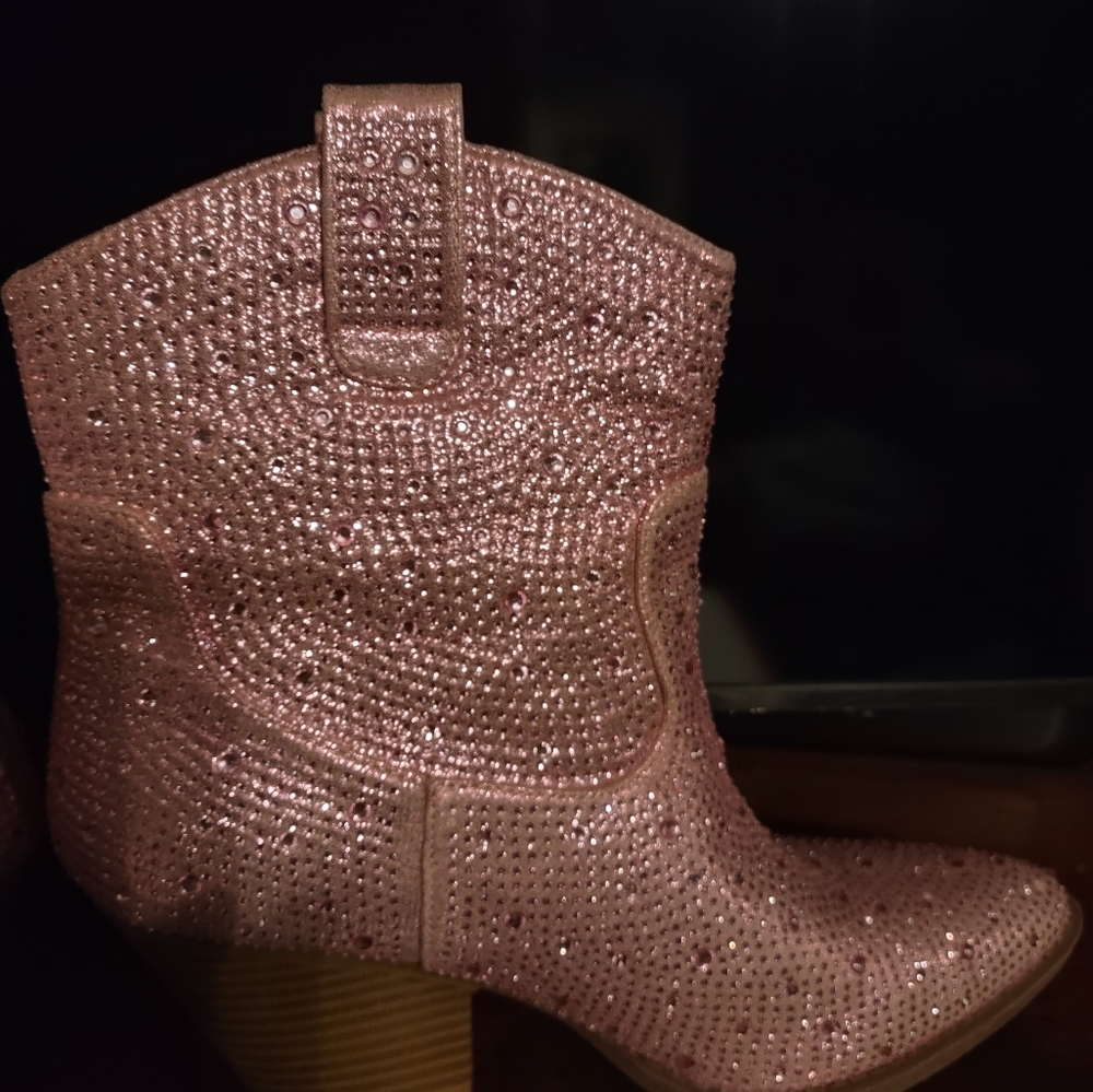 Rhinestone cowgirl boots. Rodeo, sparkle. Girls night out - Picture 4 of 6